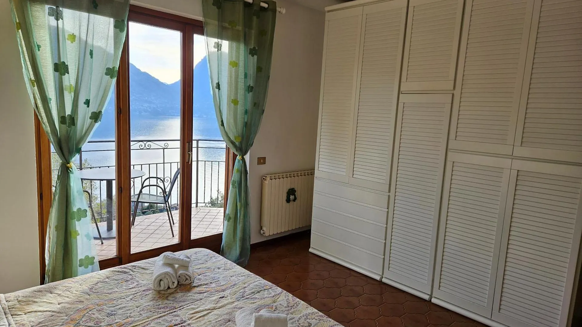 Apartment Casa Paradiso San Siro  Italy