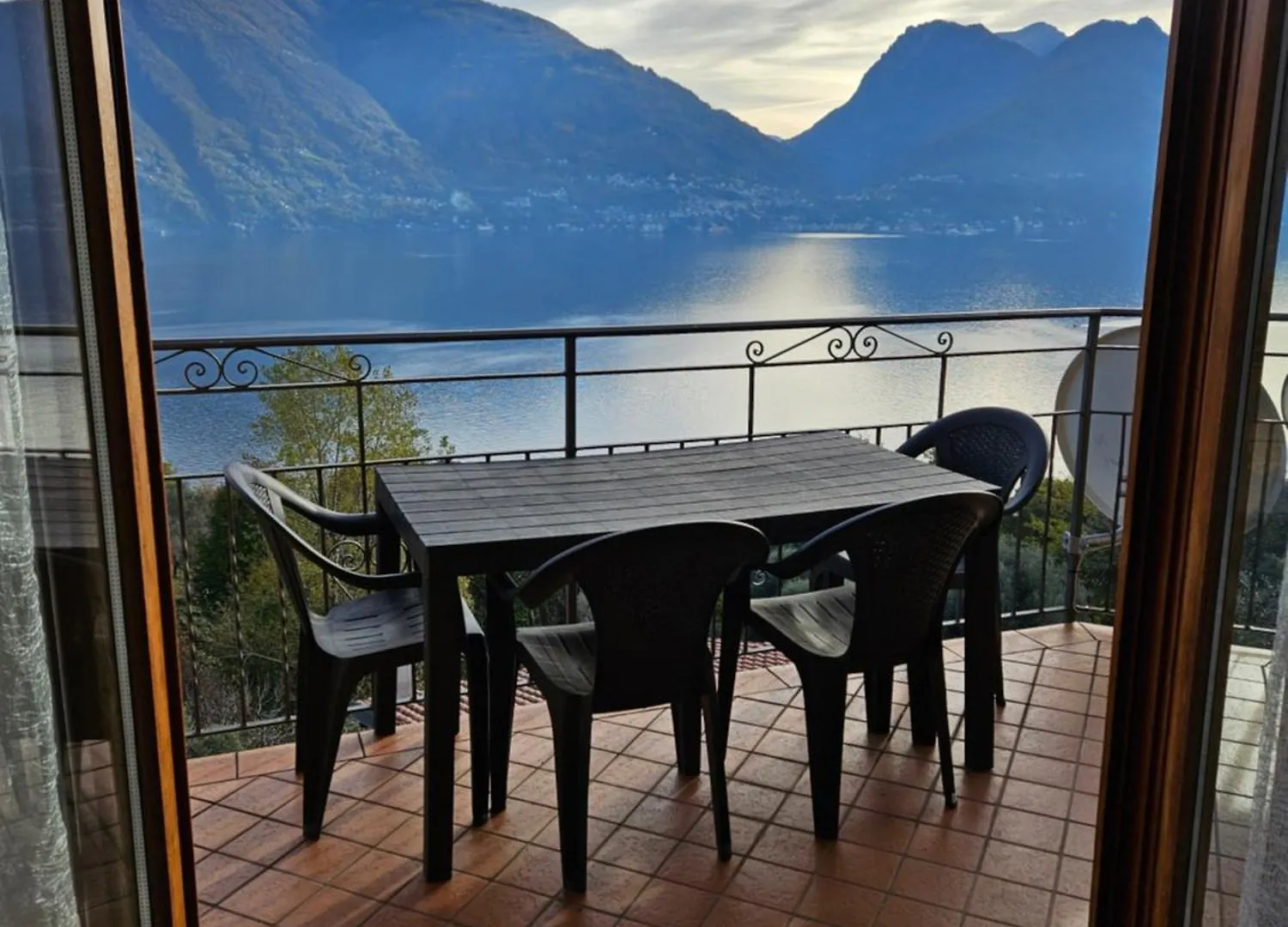Apartment Casa Paradiso San Siro  Italy